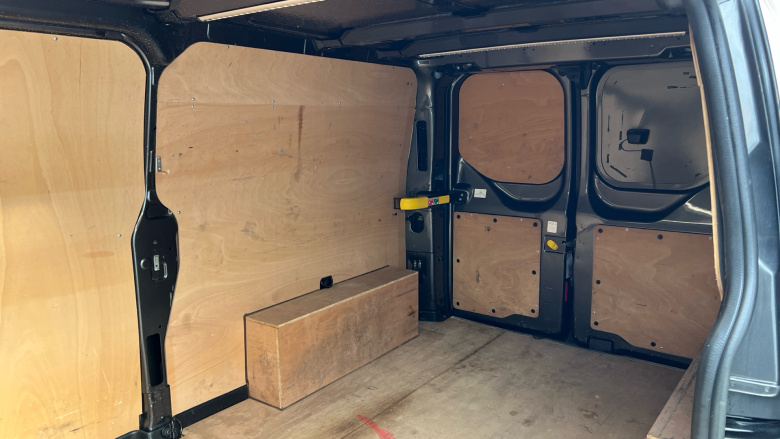 Ford Transit Custom 300 L2 Diesel Fwd 2.0 EcoBlue 130ps Low Roof Limited Van